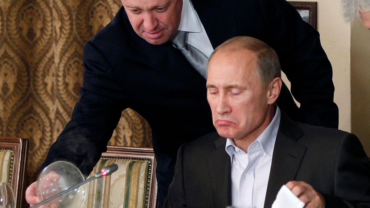 Wagner-Chef Jewgeni Prigoschin (oben) und der russische Präsident Wladimir Putin hatten zuletzt Differenzen. - Foto: -/AP/dpa