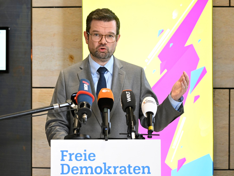 Bundesjustizminister Marco Buschmann (FDP) plant eine Reform des Betreuungsrechts. - Foto: Roberto Pfeil/dpa