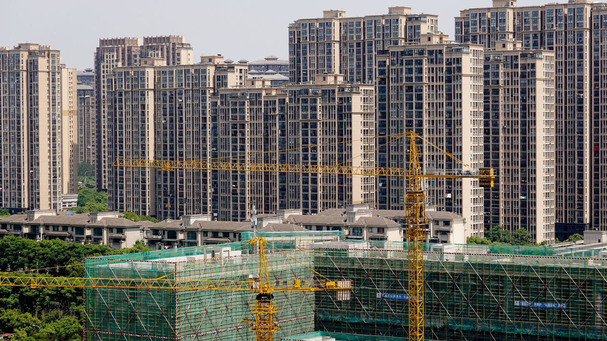 Viele Immobilienentwickler, die sich auf der Jagd nach immer mehr Profit hoch verschuldet und oft am Bedarf vorbei gebaut haben, wissen nicht mehr, wie sie das geliehene Geld zurückzahlen sollen. - Foto: Sheldon Cooper/SOPA Images via ZUMA Press Wire/dpa