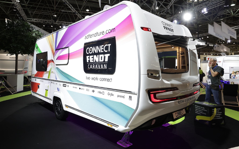 Ein Fendt Live-Work-Connect Wohnwagen auf der Caravan Messe in Düsseldorf. - Foto: David Young/dpa