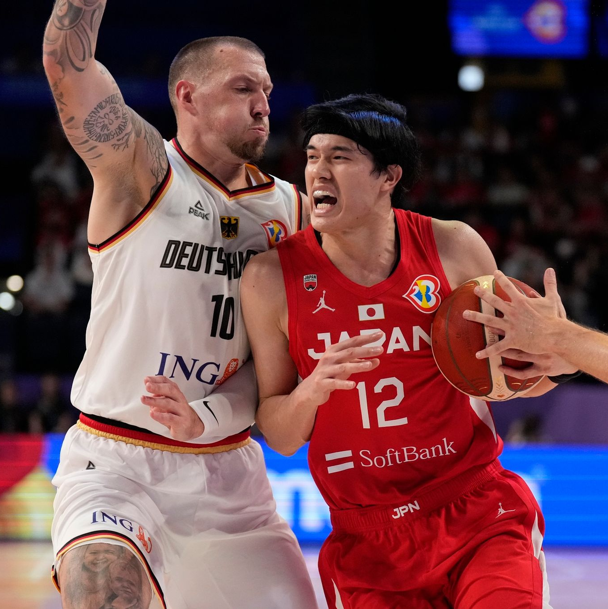 Sorgte defensiv für Akzente: Center Daniel Theis. - Foto: Hiro Komae/AP/dpa