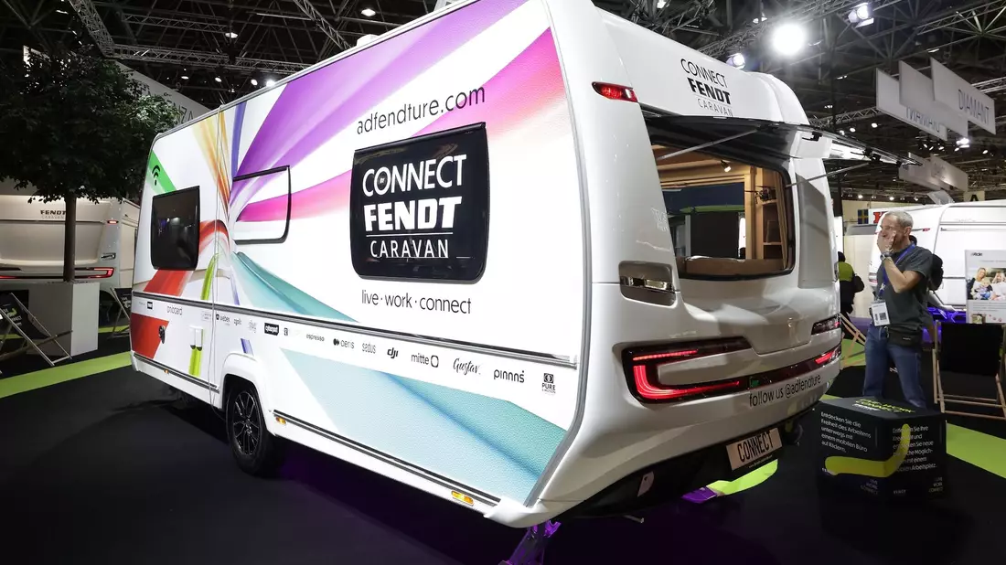 Ein Fendt Live-Work-Connect Wohnwagen auf der Caravan Messe in Düsseldorf. - Bild: David Young/dpa