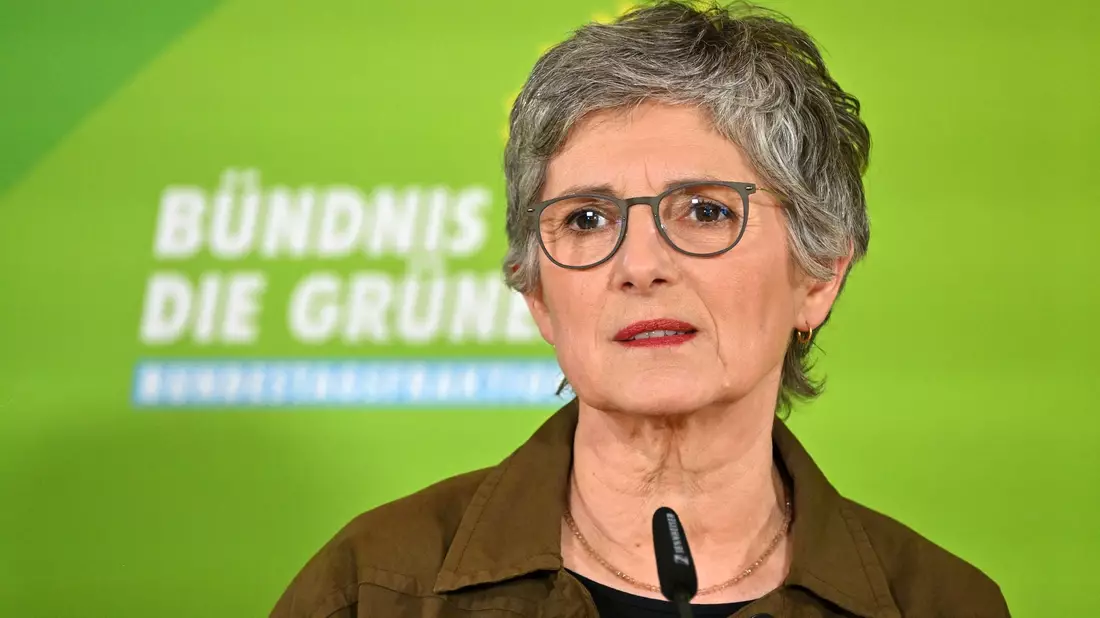 Grünen-Fraktionschefin Britta Haßelmann fordert Unterstützung für die ländlichen Räume. - Bild: Martin Schutt/dpa