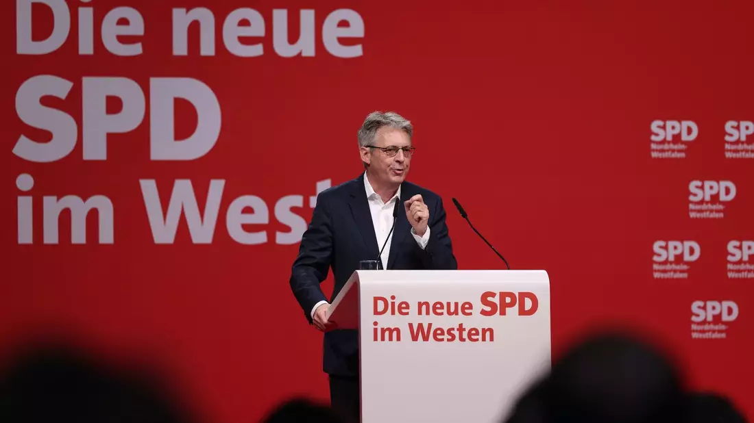 Achim Post stellte sich auf dem SPD-Landesparteitag als Kandidat für den Vorsitz der nordrhein-westälischen SPD vor - mit Erfolg. - Bild: David Young/dpa