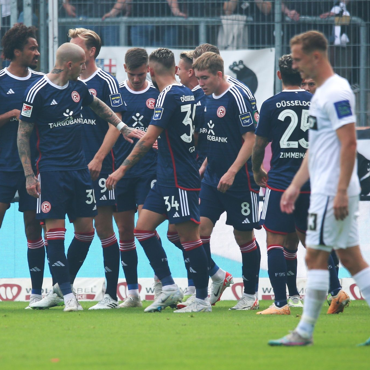 Fortuna Düsseldorf setzte sich souverän beim SV Elversberg durch. - Foto: Steven Mohr/Eibner-Pressefoto/dpa