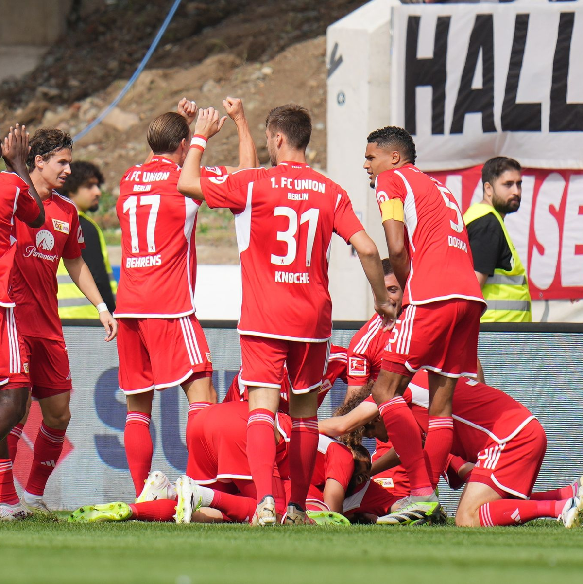 Union Berlin setzte sich souverän bei Aufsteiger Darmstadt durch. - Foto: Thomas Frey/dpa