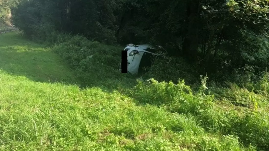 POL-PDTR: Leichtverletzter bei PKW-Überschlag - Bild: presseportal.de