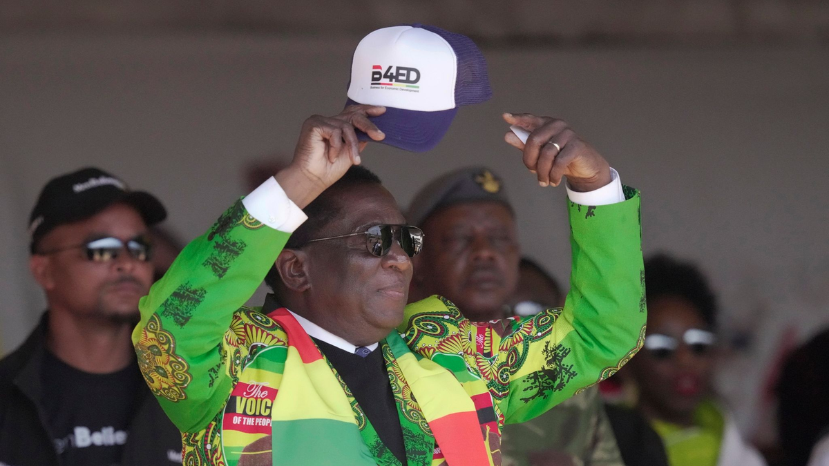 Geht der 80-jährige Emmerson Mnangagwa in eine zweite Amtszeit? Wahlen in Simbabwe sind regelmäßig von Unregelmäßigkeiten überschattet. - Foto: Tsvangirayi Mukwazhi/AP/dpa