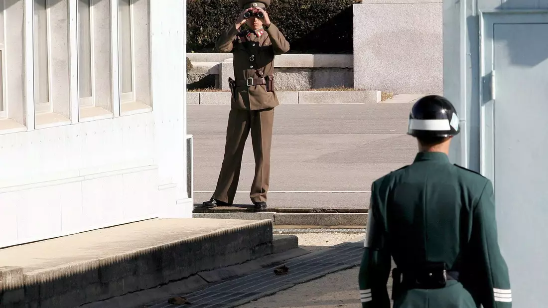 Innerkoreanischen Grenze in der demilitarisierten Zone bei Panmunjom. - Bild: epa Jeon Heon-Kyun/EPA/dpa