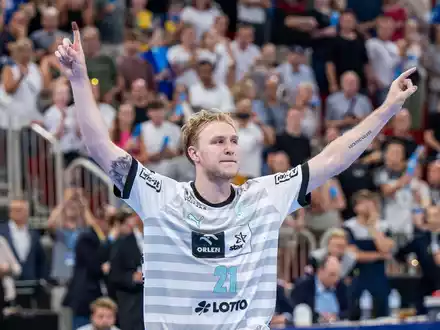 Beim 36:25-Sieg gegen den HBW Balingen-Weilstetten erzielte Eric Johansson neun Tore. - Foto: David Inderlied/dpa