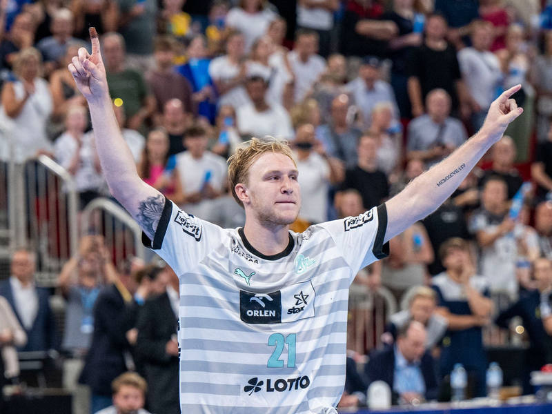 Beim 36:25-Sieg gegen den HBW Balingen-Weilstetten erzielte Eric Johansson neun Tore. - Foto: David Inderlied/dpa