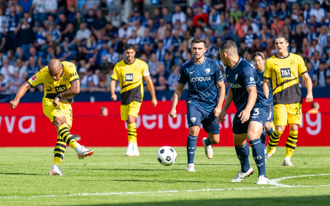 Frust und Ratlosigkeit: Dortmunds Emre Can (l-r), Nico Schlotterbeck und Julian Brandt - Foto: David Inderlied/dpa