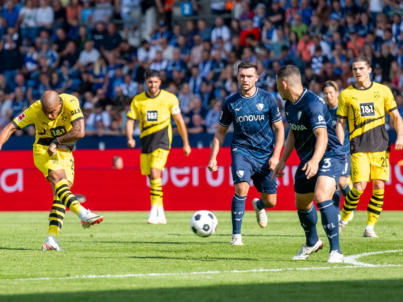 Grund zum Jubeln: Georgios Masouras feiert sein Tor zum 2:0. - Foto: David Inderlied/dpa
