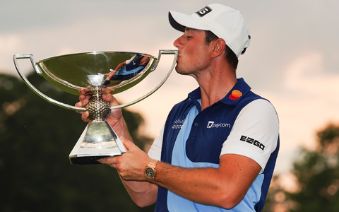 Der Norweger Viktor Hovland strich für seinen Triumph in Atlanta einen Bonus über 18 Millionen US-Dollar ein. - Foto: John Bazemore/AP/dpa