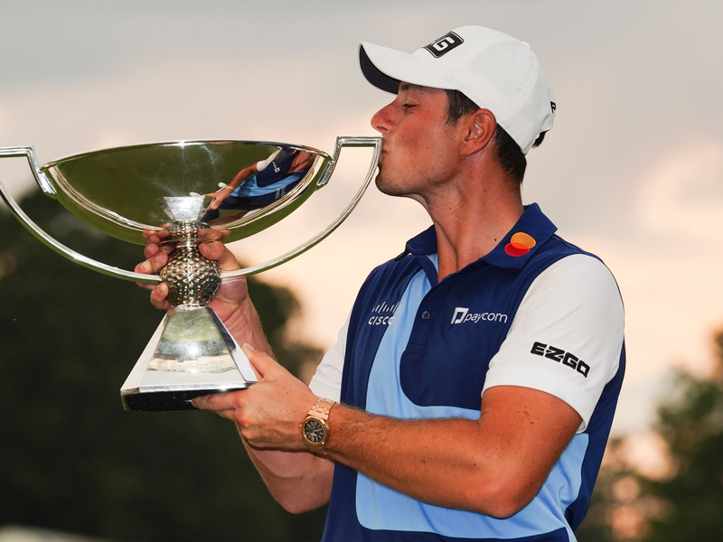 Der Norweger Viktor Hovland strich für seinen Triumph in Atlanta einen Bonus über 18 Millionen US-Dollar ein. - Foto: John Bazemore/AP/dpa