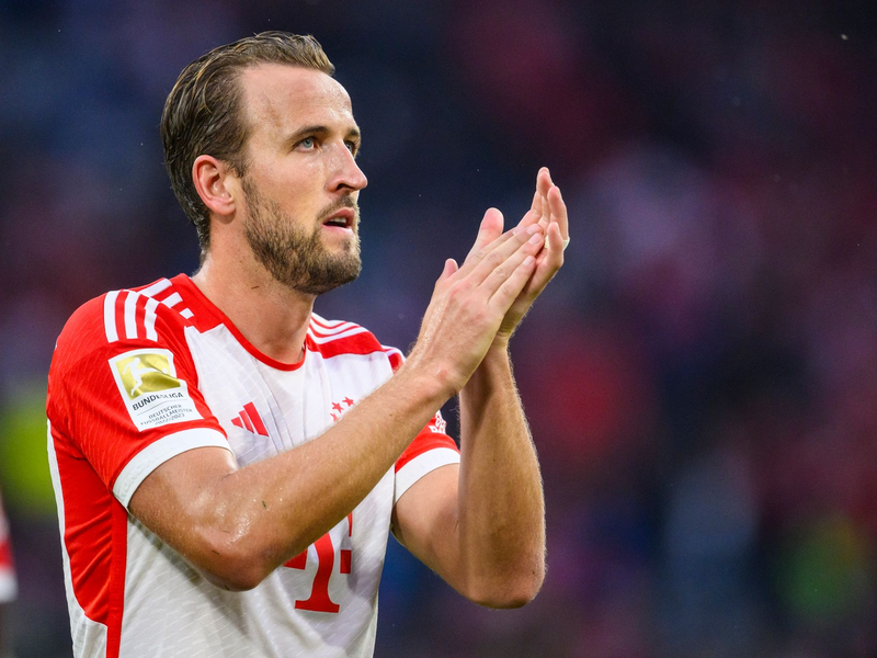 Münchens Harry Kane klatscht nach dem Spiel. - Foto: Tom Weller/dpa