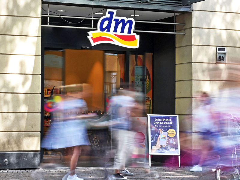 Das Landgericht Karlsruhe hatte entschieden, dass dm seine eigenen Produkte nicht mehr mit «klimaneutral» und «umweltneutral» bewerben darf. - Foto: Uli Deck/dpa