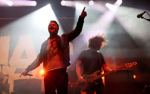 Die Band Madsen spielte beim Demokratiefestival Jamel rockt den Förster. - Foto: Bernd Wüstneck/dpa