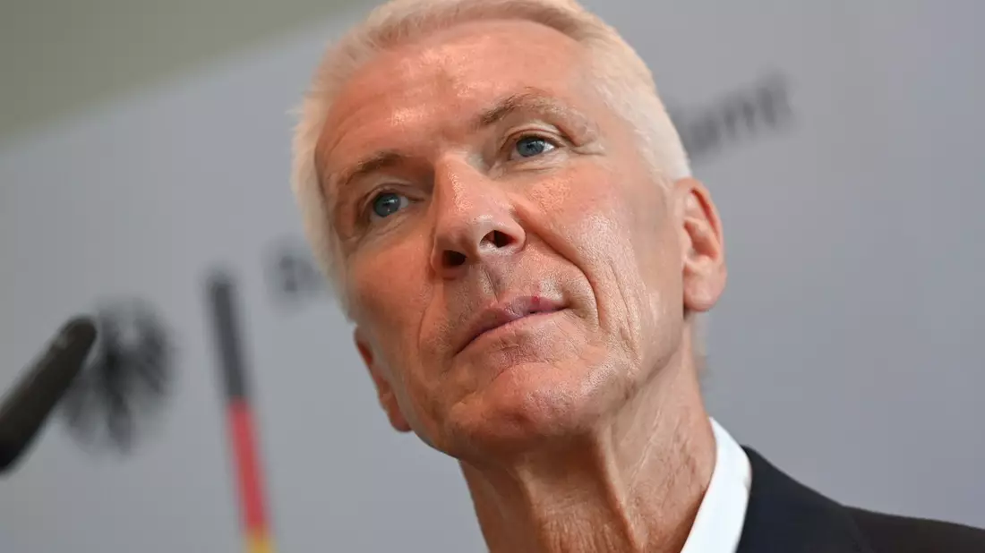 Bitkom-Präsident Ralf Wintergerst hält die Bürokratie für den größten Bremsklotz für das digitale Deutschland. - Bild: Arne Dedert/dpa