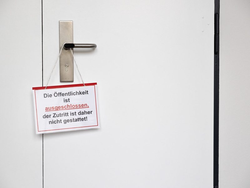 Das Landgericht Hannover hat im Mordprozess gegen einen 15-Jährigen eine Jugendstrafe von zehn Jahren verhängt. - Foto: Michael Matthey/dpa