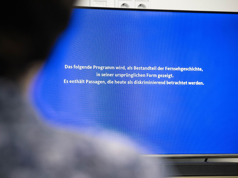 Einige jahrzehntealte Beiträge aus den Mediatheken werden mit Warnhinweisen versehen. - Foto: Hannes P. Albert/dpa