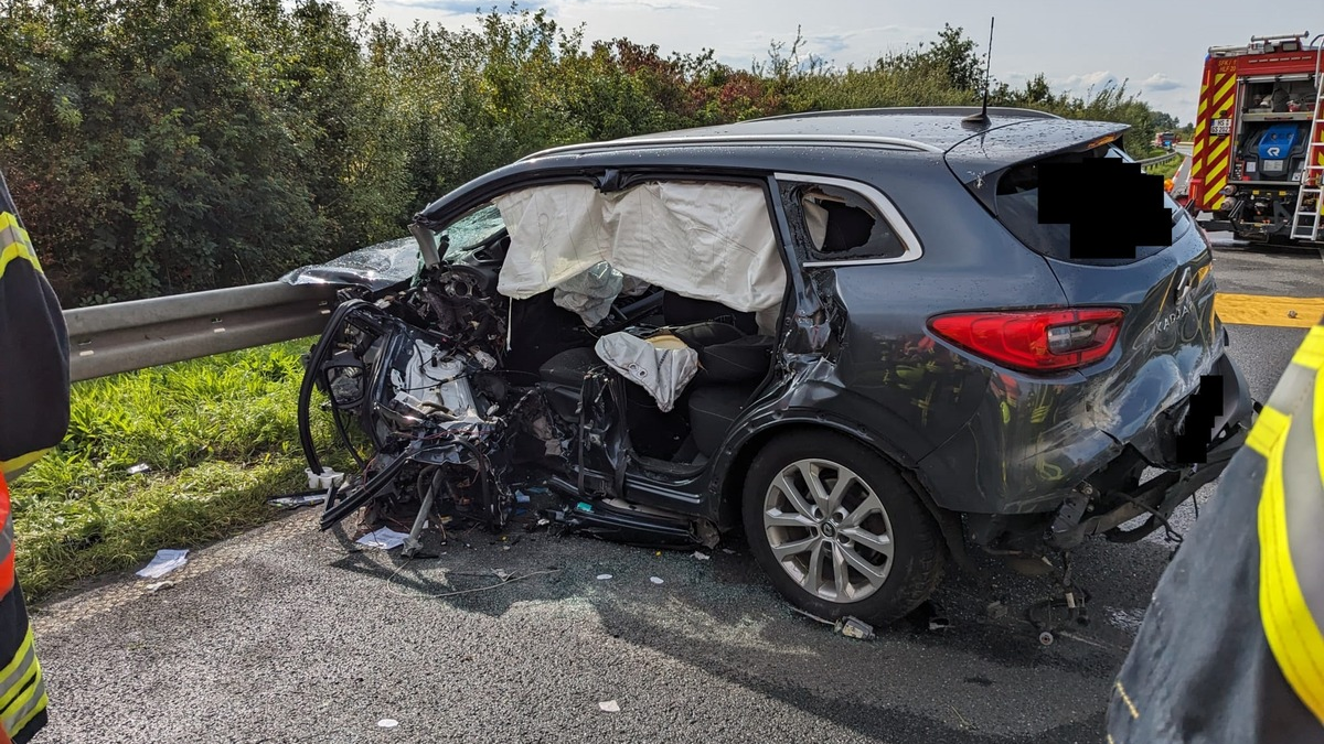 FW-EN: Schwerverletzter Radfahrer nach Verkehrsunfall - Rettungshubschrauber im Einsatz - Foto: presseportal.de