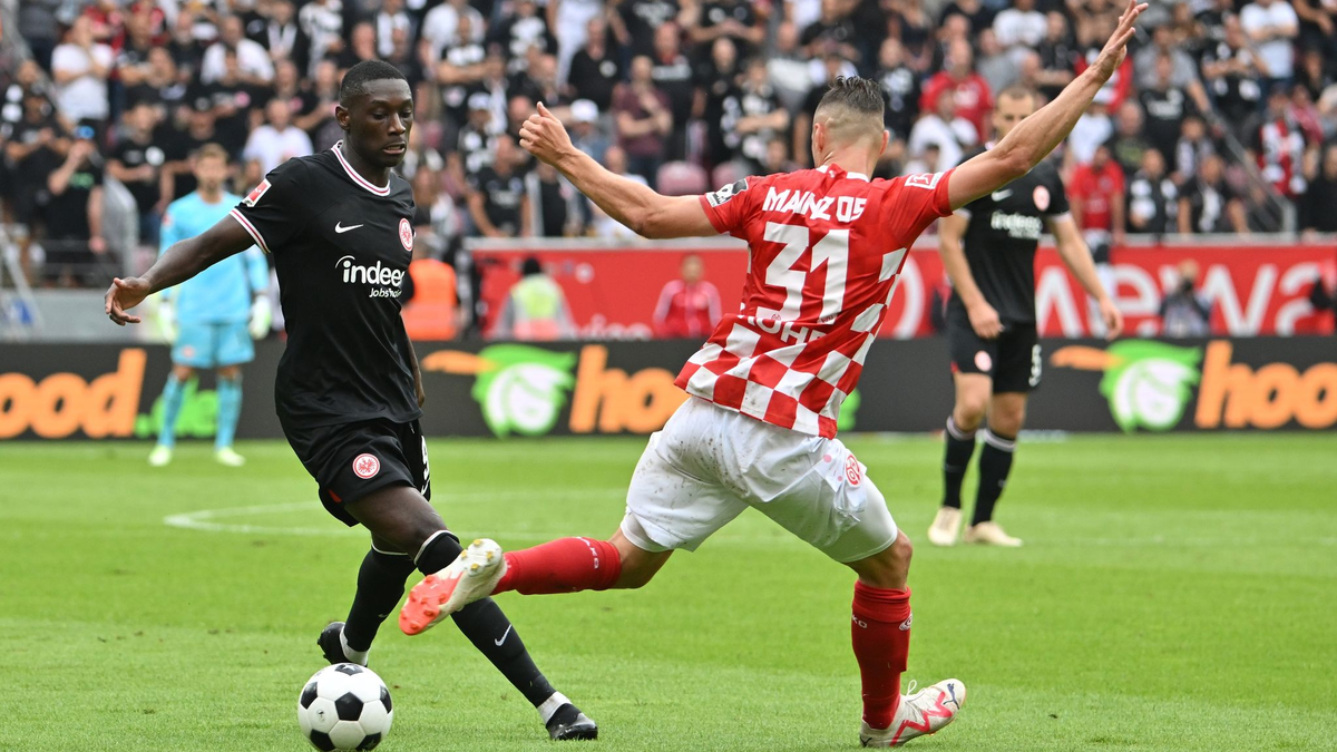 Der Frankfurter Randal Kolo Muani soll sich mit PSG schon einig sein. - Foto: Torsten Silz/dpa