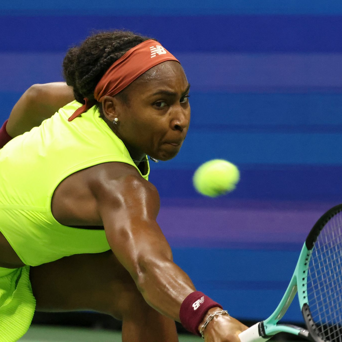 US-Amerikanerin Coco Gauff setzt sich beim Match durch. - Foto: Jason DeCrow/AP/dpa