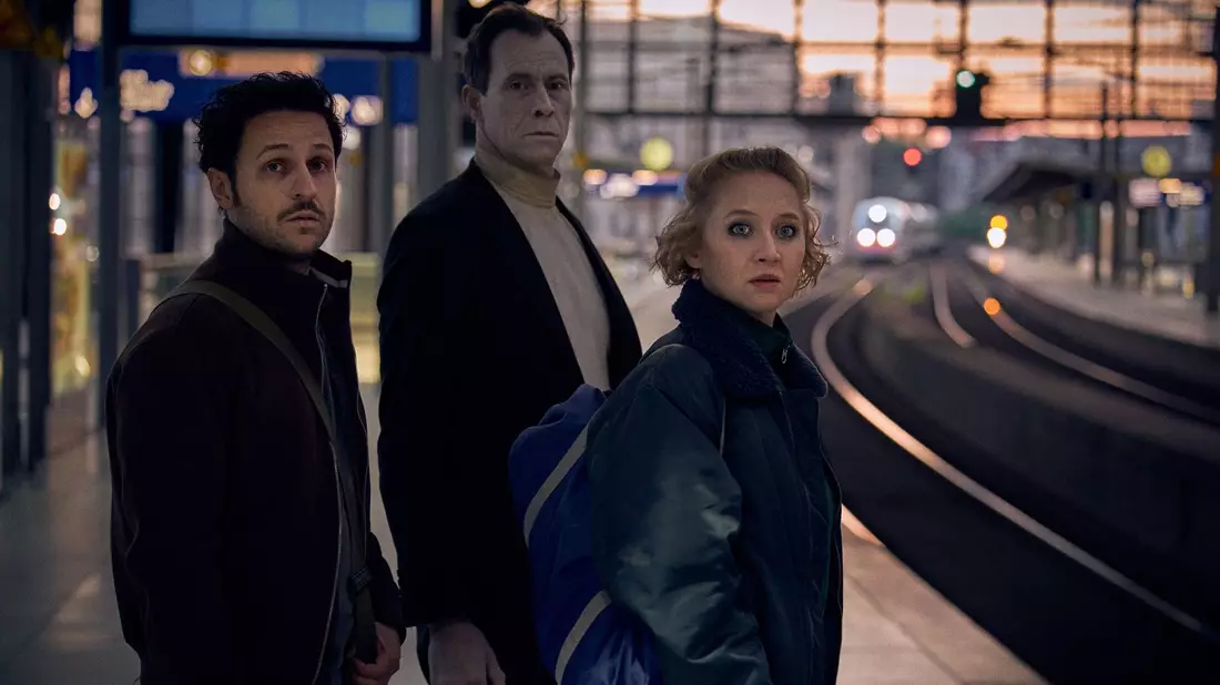 Anna Maria Mühe als Sophia, Marc Hosemann als Morten und Dimitrij Schaad als Reiner in einer Szene des Films «Sophia, der Tod und ich». - Bild: Stephan Rabold/DCM/dpa