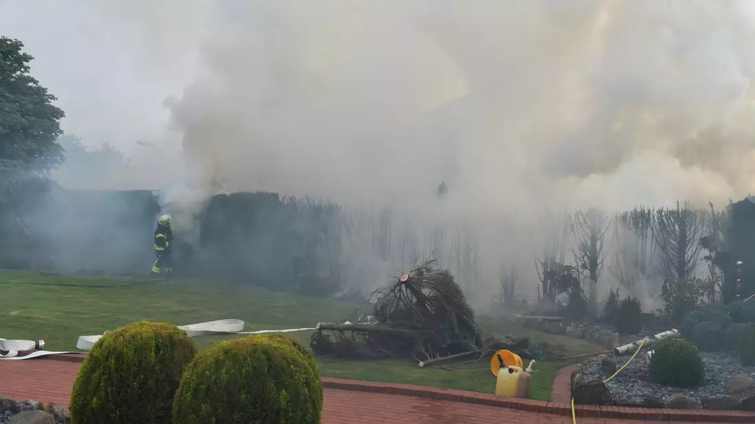 LPI-NDH: Brand Mehrfamilienhaus - Bild: presseportal.de