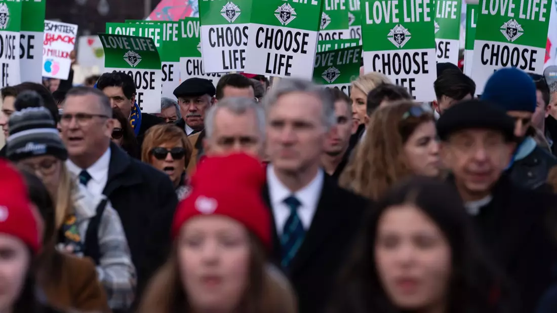 Abtreibungsgegner beim «March for Life» («Marsch für das Leben») in Washington am 20.01.2023. - Bild: Jose Luis Magana/AP/dpa