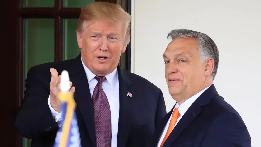Zwei, die sich verstehen: Donald Trump und Viktor Orban. - Bild: Manuel Balce Ceneta/AP/dpa