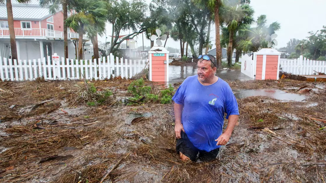 In Steinhatchee ist der Steinhatchee River über die Ufer getreten ist. - Bild: Douglas R. Clifford/Tampa Bay Times/AP/dpa
