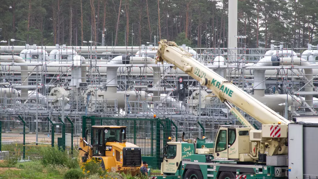 Blick auf Rohrsysteme und Absperrvorrichtungen im Gasknotenpunkt der Firma Gascade Gastransport GmbH im vorpommerschen Lubmin. - Bild: Stefan Sauer/dpa