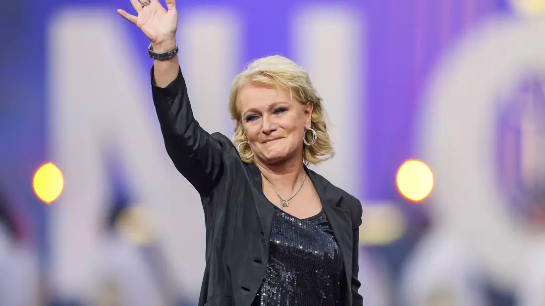 Sängerin Nicole steht bald wieder auf der Bühne. - Bild: Jan Woitas/dpa