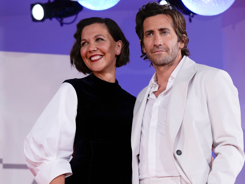 Die Geschwister Maggie und Jake Gyllenhaal bei den Filmfestspielen von Venedig im Jahr 2021. - Foto: Domenico Stinellis/AP/dpa