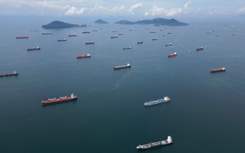 Auf der pazifischen Seite des Kanals sind Schiffe zu sehen, die darauf warten, den Panamakanal zu überqueren. - Foto: Mauricio Valenzuela/dpa Auf der pazifischen Seite des Kanals sind Schiffe zu sehen, die darauf warten, den Panamakanal zu überqueren. - Foto: Mauricio Valenzuela/dpa