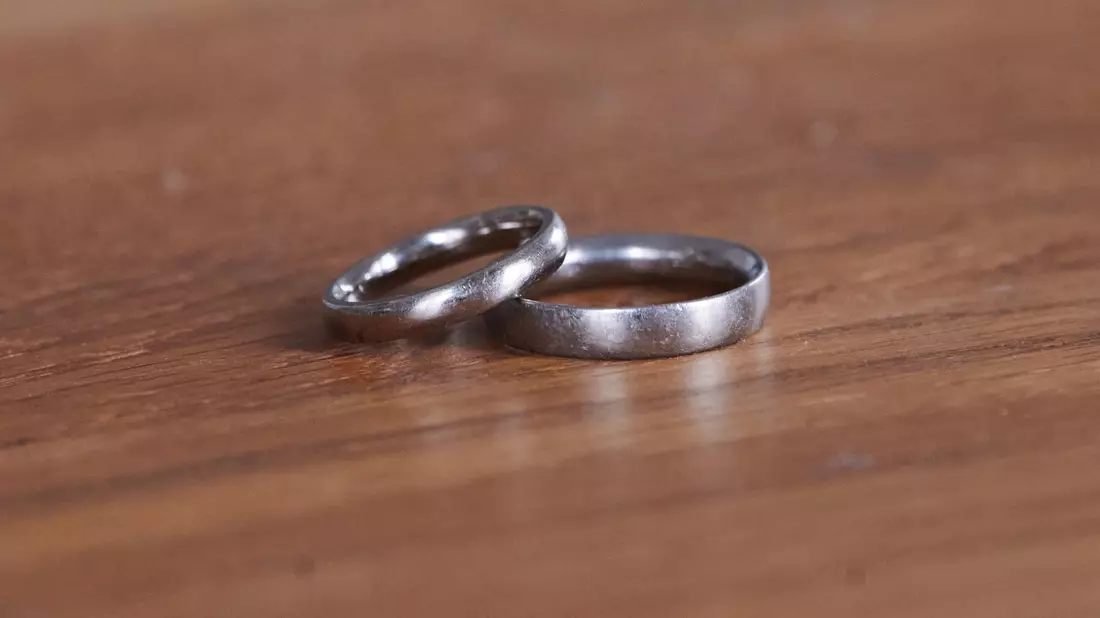 In Jordanien ist ein Bräutigam bei seiner eigenen Hochzeit durch Freudenschüsse getötet worden. - Bild: Annette Riedl/dpa/Symbolbild