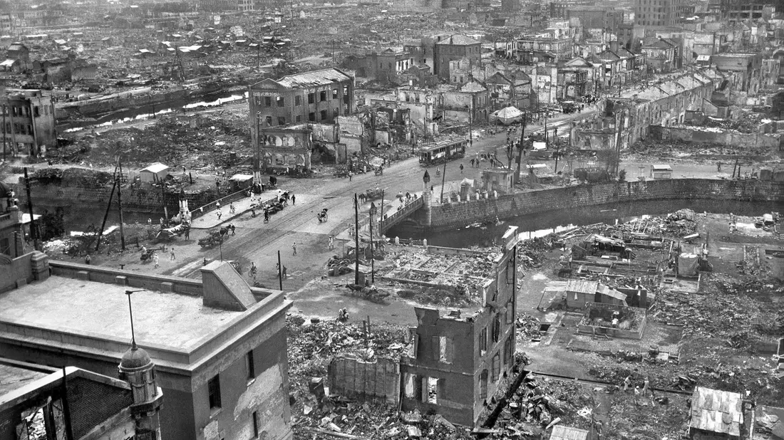 Dieses undatierte Foto zeigt die Nachwirkungen des Großen Kanto-Erdbebens im September 1923. Rund 145.000 Menschen kamen damals ums Leben. - Bild: Uncredited/Kyodo News/AP/dpa