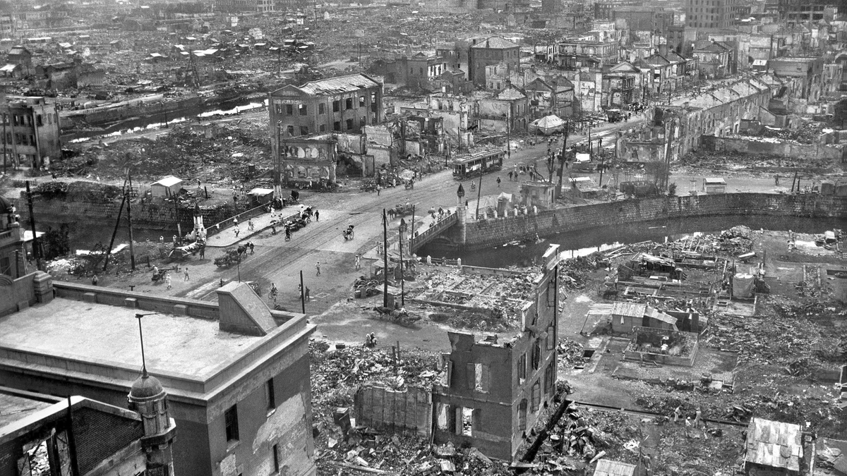 Dieses undatierte Foto zeigt die Nachwirkungen des Großen Kanto-Erdbebens im September 1923. Rund 145.000 Menschen kamen damals ums Leben. - Foto: Uncredited/Kyodo News/AP/dpa