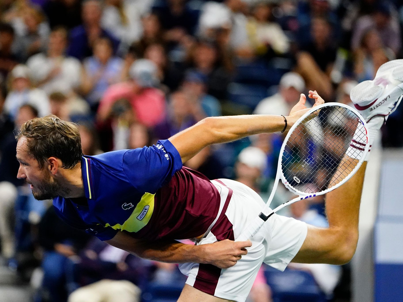 Ruckelig in die dritte Runde: Daniil Medwedew. - Foto: Frank Franklin II/AP