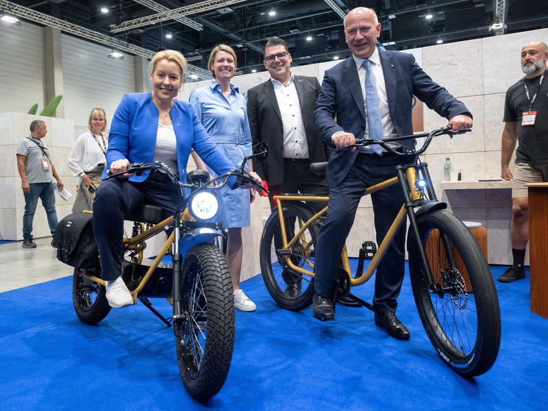 Blick auf einen IFA-Stand: Die Messe feiert in diesem Jahr ihren 100. Geburtstag - Foto: Sebastian Christoph Gollnow/dpa