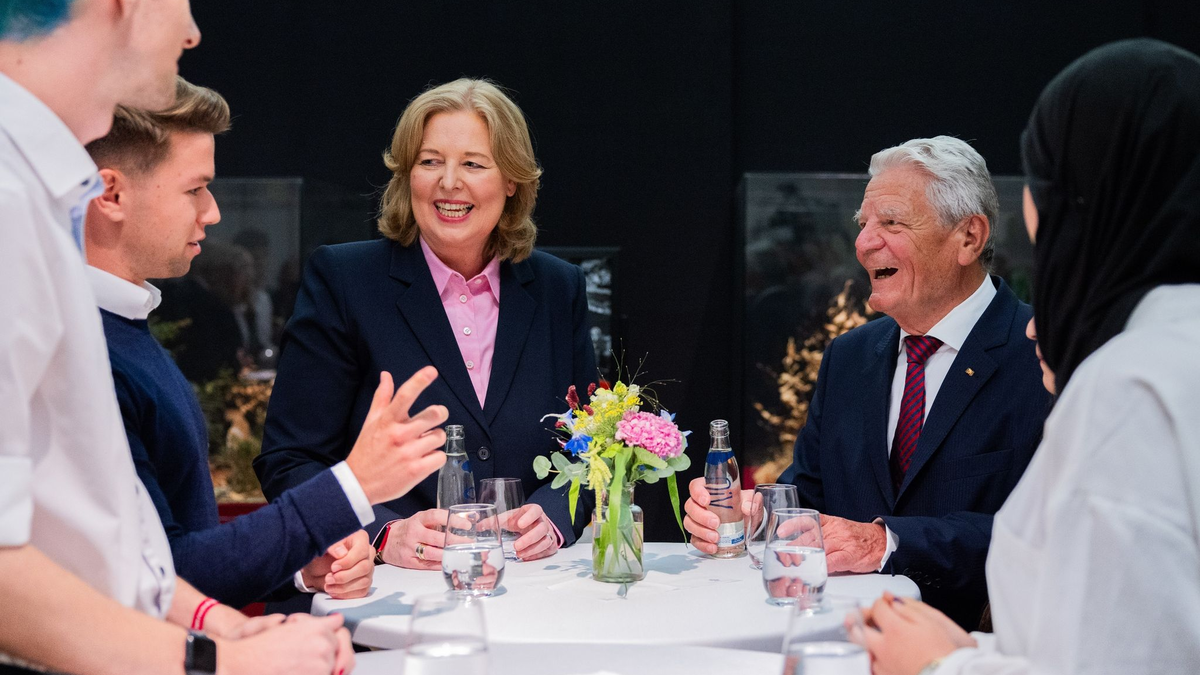 Im Naturkundlichen Museum Koenig in Bonn wird an die Anfänge des Grundgesetzes erinnert. - Foto: Rolf Vennenbernd/dpa