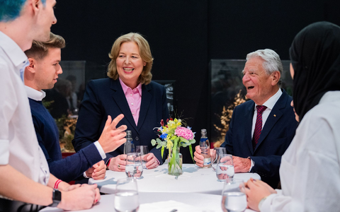 Im Naturkundlichen Museum Koenig in Bonn wird an die Anfänge des Grundgesetzes erinnert. - Foto: Rolf Vennenbernd/dpa