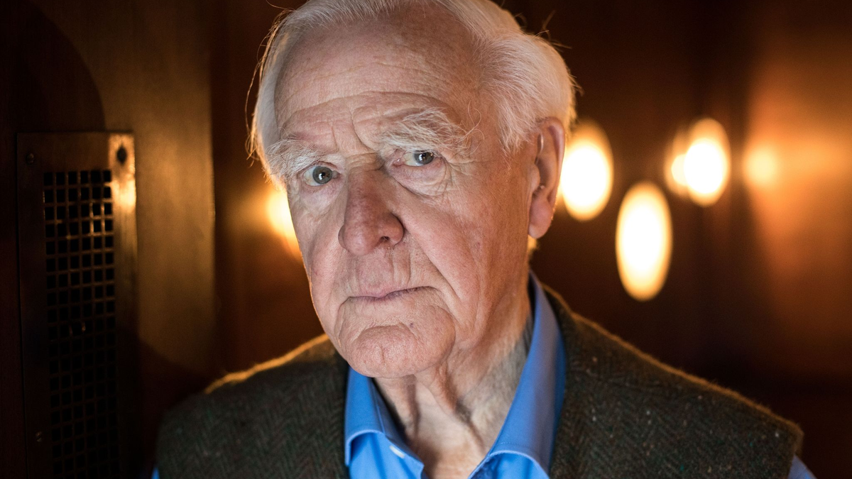 Der Autor John le Carré 2017 in Hamburg. - Foto: Christian Charisius/dpa