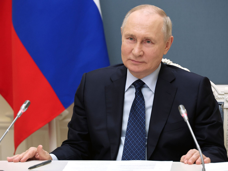 Russlands Präsident Wladimir Putin hatte im Juni davon gesprochen, dass die neue Atomrakete bald in Dienst gehen soll. Nun ist es soweit. - Foto: Mikhail Klimentyev/Sputnik Kremlin Pool via AP/dpa