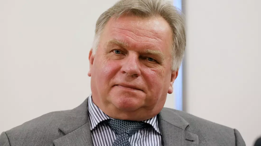 Der ehemalige Bundesverkehrsminister Günther Krause muss sich vor Gericht verantworten. - Bild: Bernd Wüstneck/zb/dpa