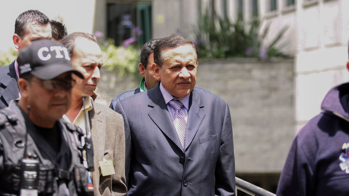 Miguel Alfredo Maza Marquez (M)war einst Chef des kolumbianischen Geheimdienstes DAS. Hier verlässt er gerade den Gerichtshof in Bogota. - Foto: Juan Pablo Bayona/colprensa/dpa