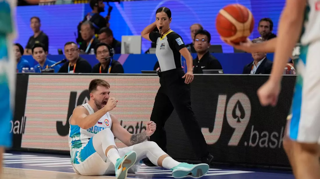 Beschäftigt schon im Vorfeld die deutschen Basketball: Sloweniens Superstar Luka Doncic. - Bild: Hiro Komae/AP/dpa