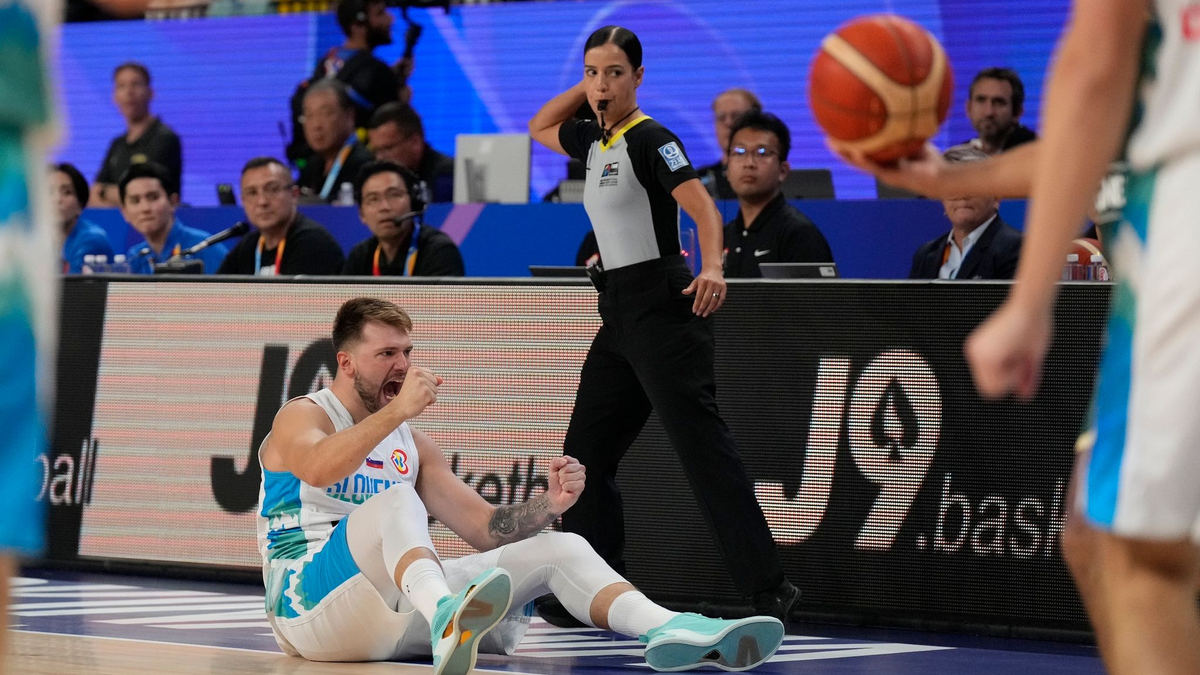 Beschäftigt schon im Vorfeld die deutschen Basketball: Sloweniens Superstar Luka Doncic. - Foto: Hiro Komae/AP/dpa